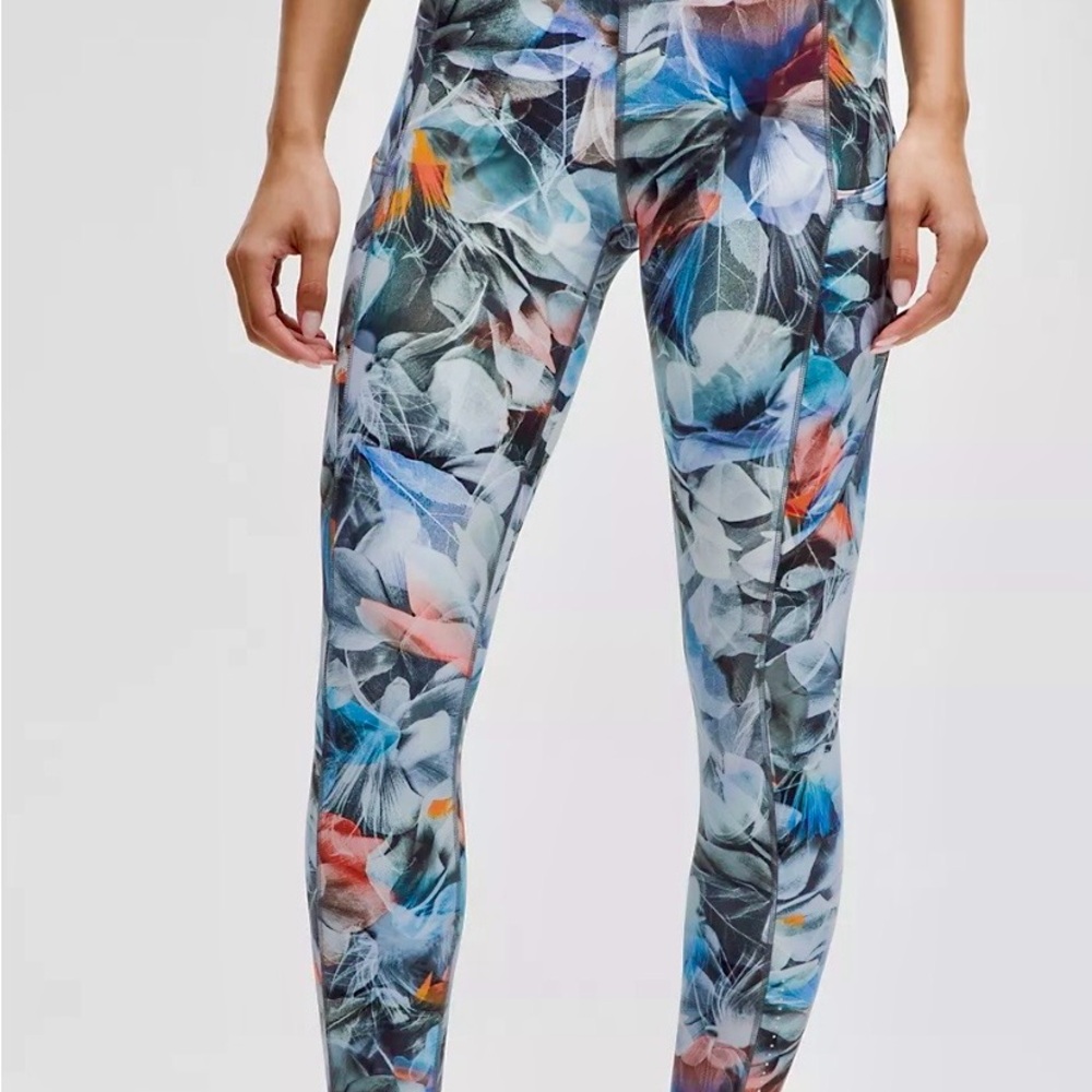 lululemon athletica Fast and Free Multicolor Floral Running Leggings SZ 2 25”